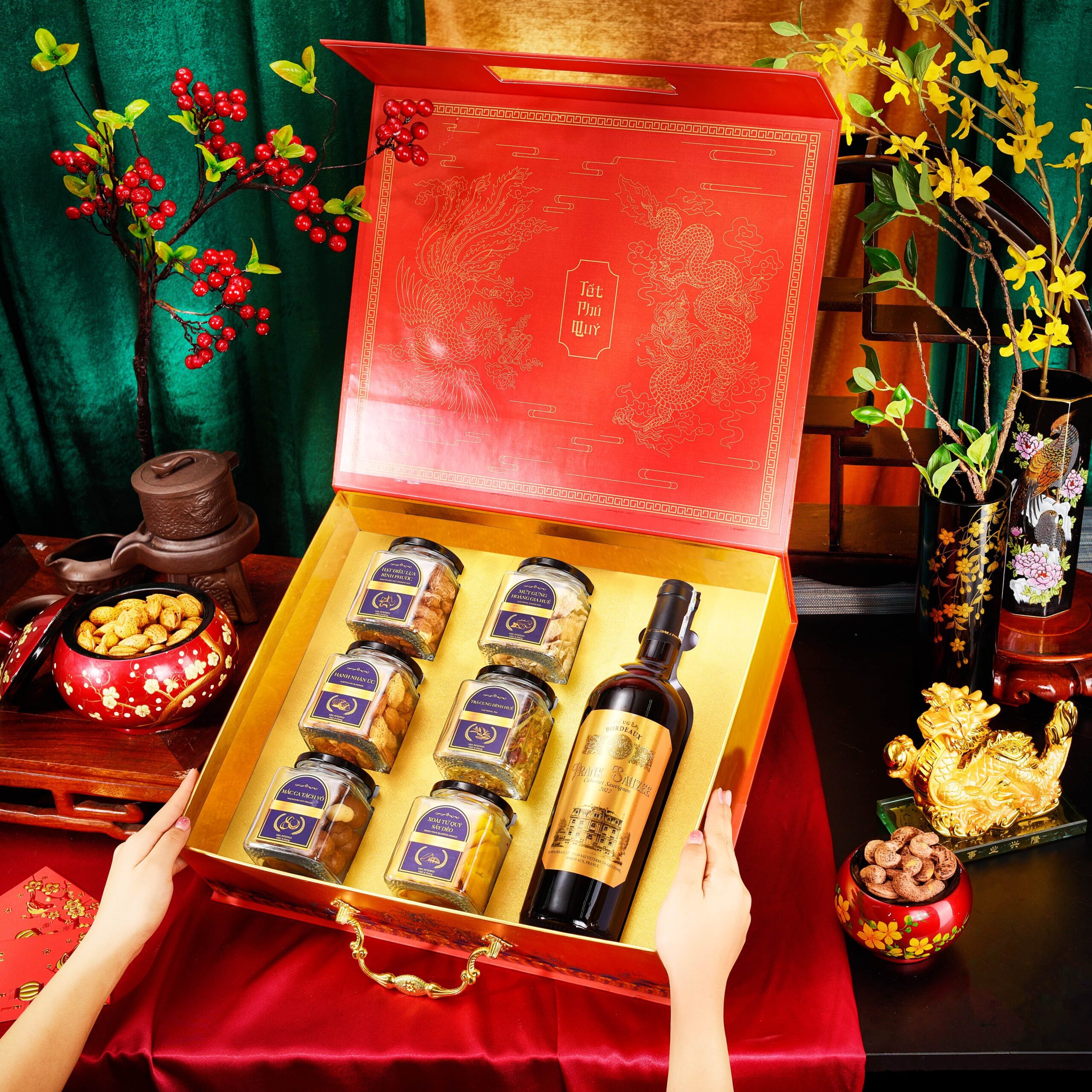 Kim Ấn Hoàng Gia (Đỏ, Rượu vang Pháp Frank Sauzee) 2 Kim Ấn Hoàng Gia (Đỏ, Rượu vang Pháp Frank Sauzee) 2
